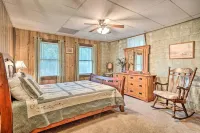 Hot Tub and Fire Pit Pet-Friendly Clayton Escape! - 3-Star