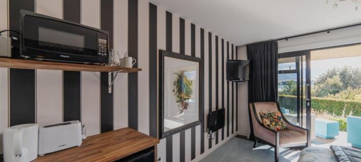 Room with Lake and Mountain Views - Tekapo Hotels in Lake Tekapo