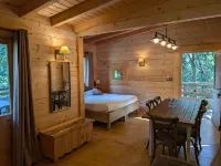 Les Cabanes Dans les Bois Logis Hôtel Hotel a Trausse