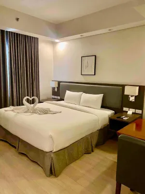 GBA Condotel at Bonifacio Civic Center Tower - С баром