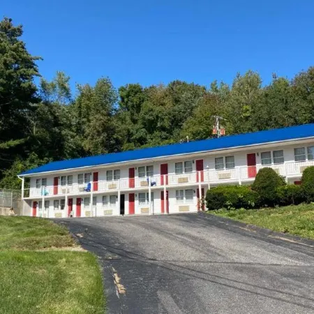 Economy Lodge 682 Main St Sturbridge