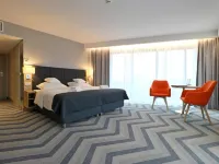 Hamilton Spa & Wellness Hotels near Ferry