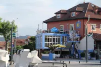 La Casona Hotels near Centro de Interpretación del Parque Natural Marismas de Santoña, Victoria y Joyel