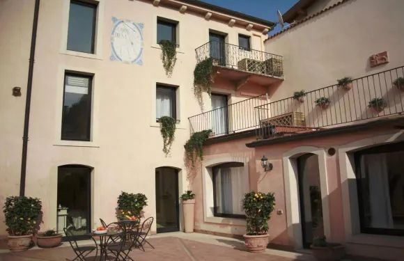 瑞萊斯託利住宿加早餐旅館