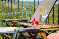 The Marbella Heights Boutique Hotel - วิวทะเล