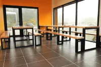 Auberge des VoyaJoueurs Hotels in Taupont