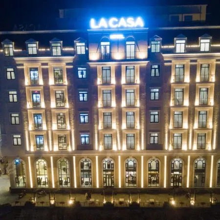 La Casa Tuy Hoa Отели рядом с достопримечательностью «Городской плаж»
