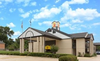 Super 8 by Wyndham Ruston