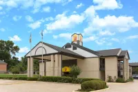Super 8 by Wyndham Ruston Hotel in zona Thomas Assembly Center