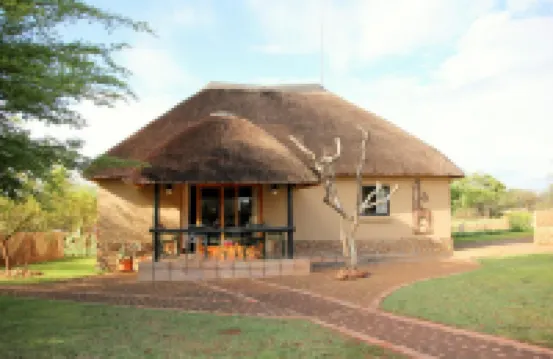 Ukutula Lion Lodge Hotel di 