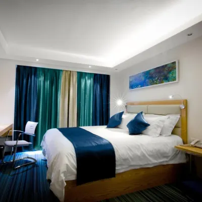 Lyz Business Hotel Отели рядом с достопримечательностью «Plaza de Acho»