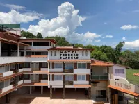Hotel Tierras Blancas - ที่มีสระว่ายน้ำ
