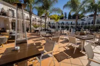 Paloma Blanca Boutique Hotel