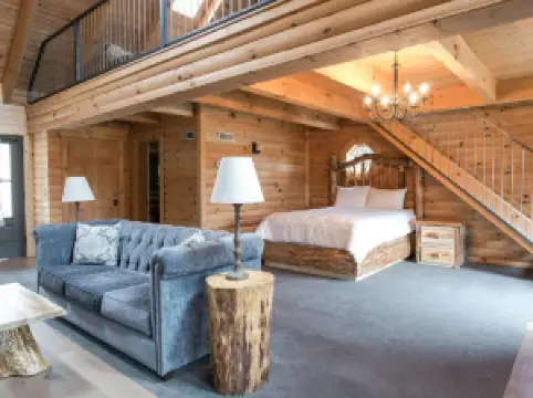 Coblentz Country Lodge by Amish Country Lodging