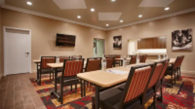 Best Western Plus Black Oak
