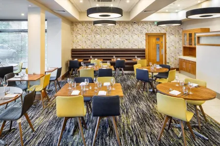 Mercure Sheffield Parkway Hotel Отели в г. Отон