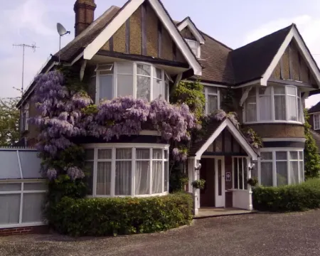 Cranston House Hotels in East Grinstead