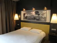 Le Safari Hotel Restaurant Hotels in Carpentras