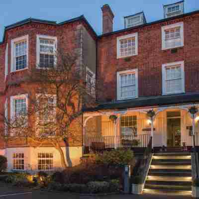 Brandshatch Place & Spa Hotel Exterior