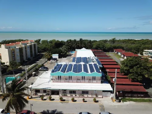 Combate Beach Resort - Pools