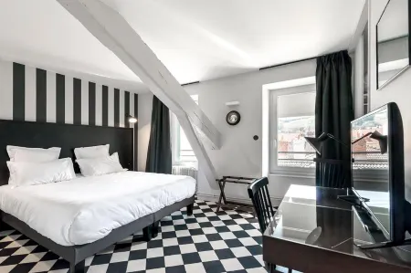 Urban Style Hotel des Carmes Отели в г. Сент-Этьен-де-Карла
