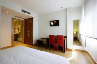 アギナガ ホテル