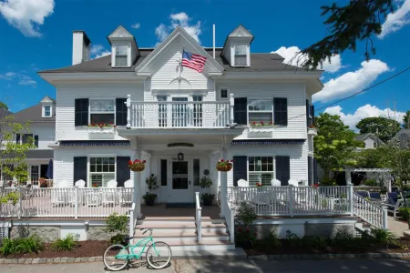 Kennebunkport Inn Отели в г. Кеннебанкпорт