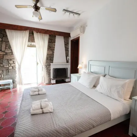 Dionysos Hotel