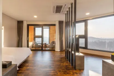 Urban-Est Hotel Hotels near West Five Royal Tombs, Goyang (Seooreung)