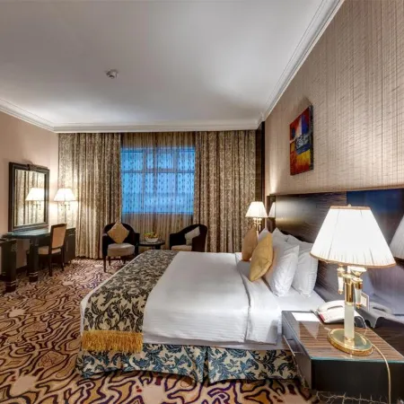 Sharjah Palace Hotel Отели рядом с достопримечательностью «Аль-Кусейс»