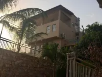 Brown Hills Residences Отели в г. 