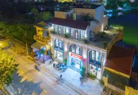 White Hotel Hotels in 