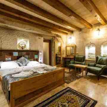 Charming Cave Hotel Rooms