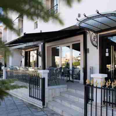 拉拉杜德哈酒店 Hotel Exterior