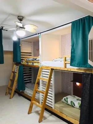 Che & James Female Guest House Colon, Cebu
