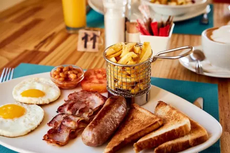 First Group Hole in the Wall Отели в г. О.Р. Тамбо