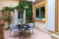 La Maison Duffour Chambres d'hôtes Avec Petit Déjeuner Hotels in Tonneins