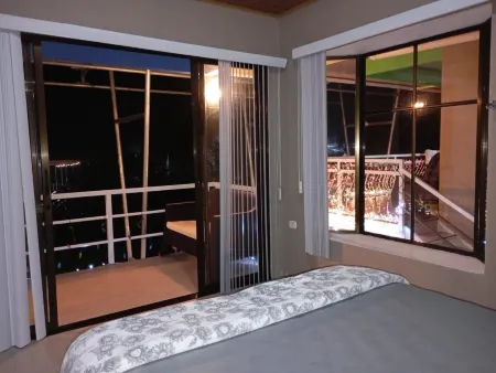 Villas Lux Arenal Отели рядом с достопримечательностью «Monteverde Cloud Forest Biological Preserve»