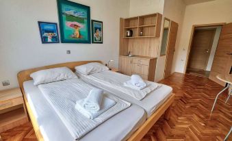 Prenočišča Miklavčič
