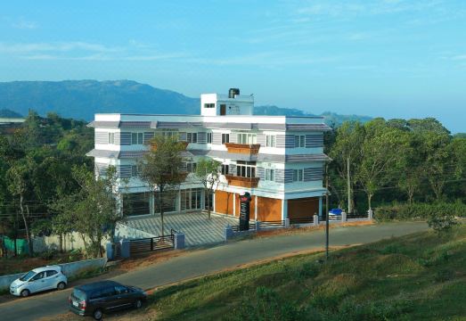 Chillax Vagamon - Housity