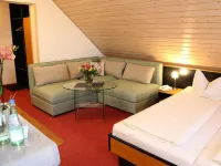 Landhotel & Reiterhof Schumann Hotels in Triptis