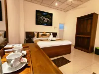 Empire Valley Hotel