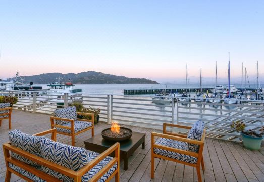 5. 워터스 에지 티..