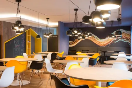 ibis Styles Haarlem City Отели в г. Driehuis