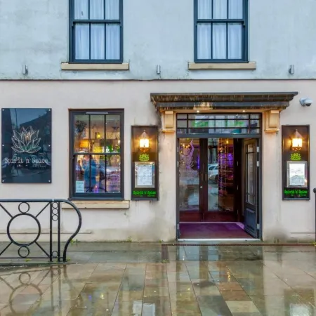 The BlueBell Hotel Neath otelleri