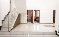 MP Hotel Purwakarta Hotels in Jatiluhur