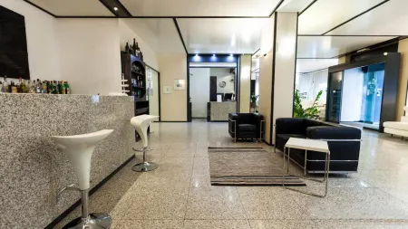 Hotel LIS Отели в г. Асти