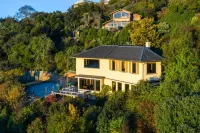 The Wheelhouse Inn Hotel di 