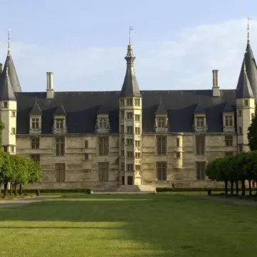 Kyriad Nevers Centre