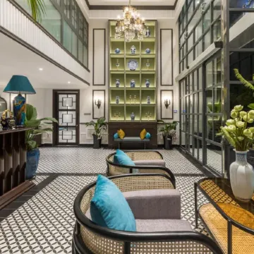 ARTIS Hotel Da Lat Отели рядом с достопримечательностью «Крейзи Хаус»
